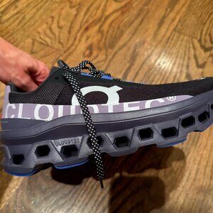 On Women's Cloudmonster Shoes - Black